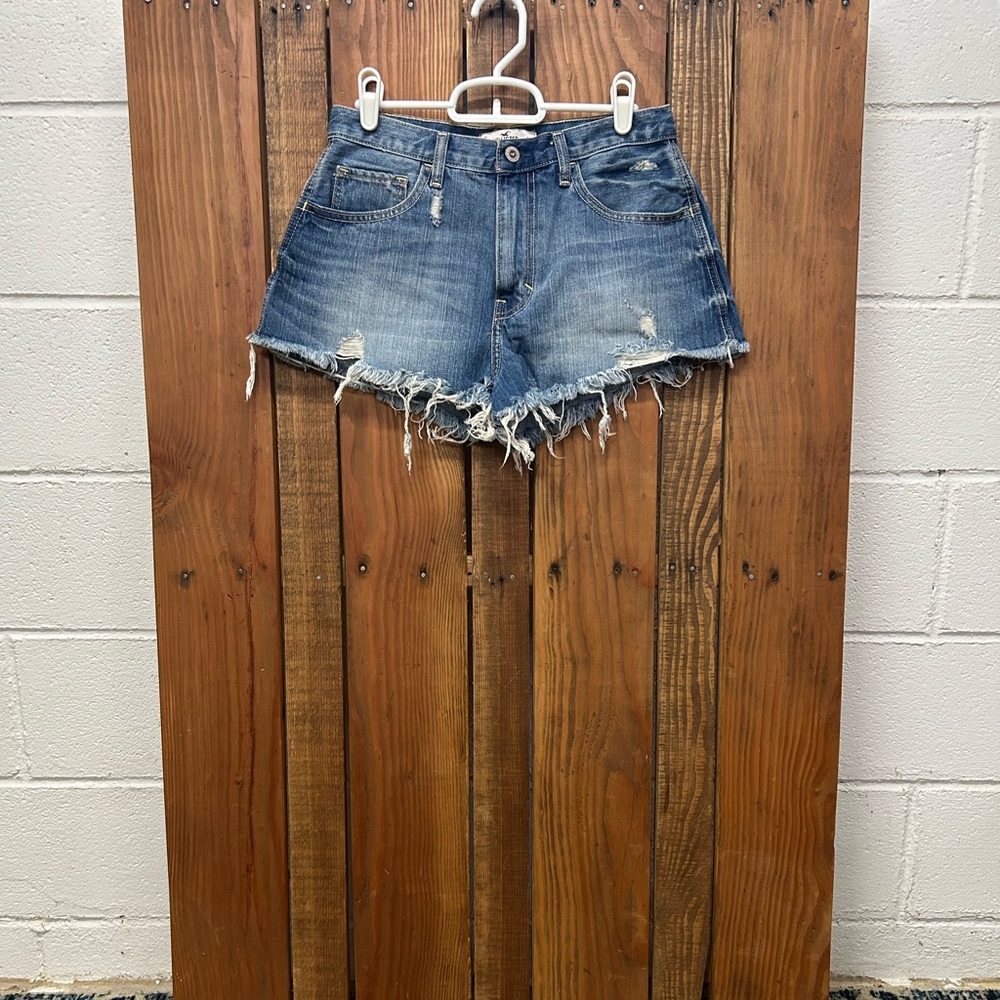 Hollister size 5 high waisted Jean shorts - Picture 2 of 8